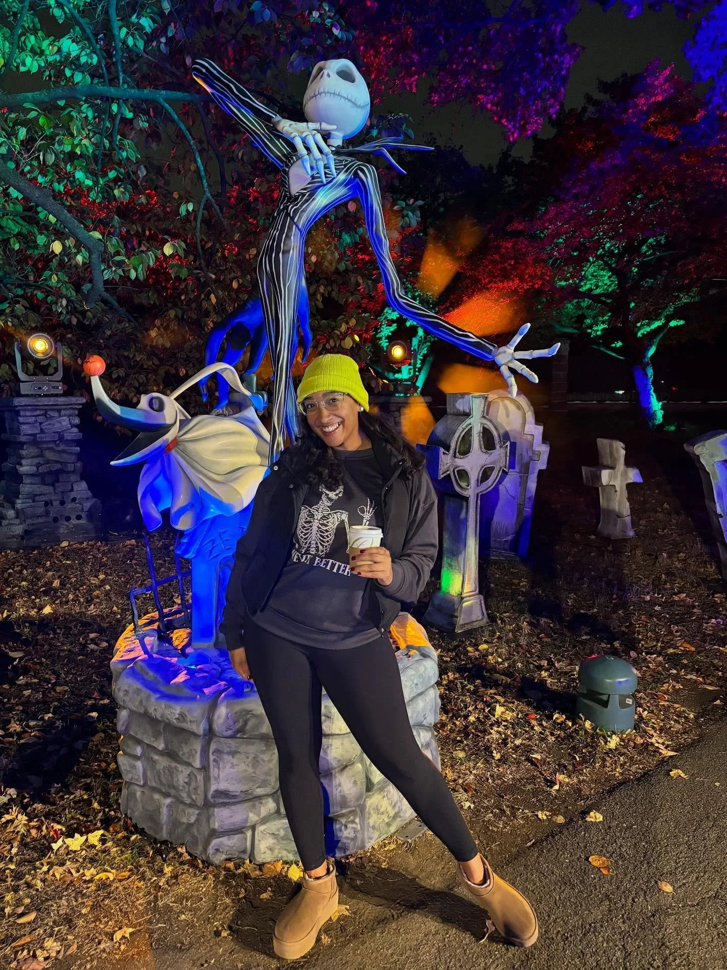 Spooky season in full effect 💀🍂🔪🥀🖤🎃

Feat. my festive baby Helio who is almost 15!!!! 🐈&zwj;⬛

#nyc #fall #nycfall #spookyseason #spookyseason👻😈💀☠️🎃🦇 #spookyszn #actor #singer #dancer #spooky
