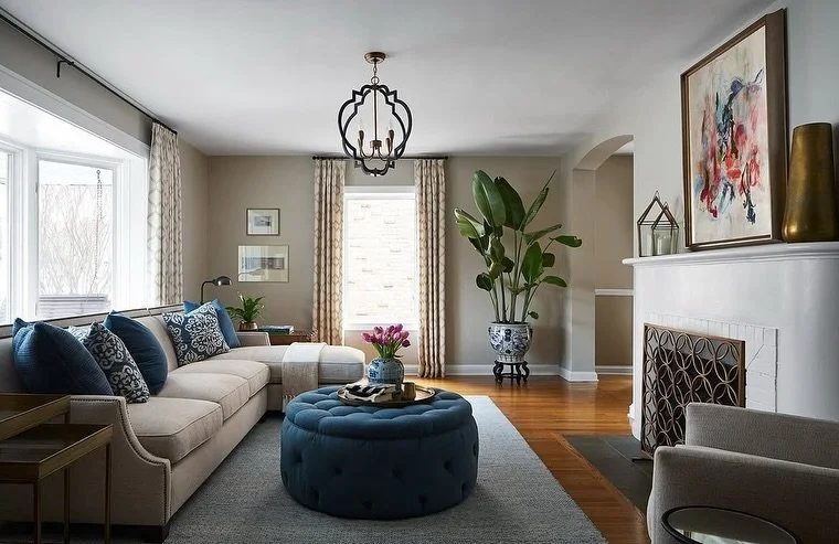 Great BEFORE &amp; AFTER ✨
This living room is on full display from the front door and my clients wanted a re-fresh. Now their guests are treated to a bright, beautiful and very comfortable space.  Bring me your worst and I&rsquo;ll give you my best!