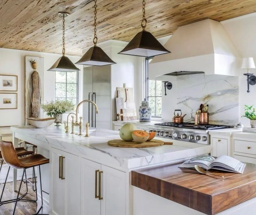 Starting a kitchen or bathroom project?  Don&rsquo;t underestimate the value of a skilled interior designer! 
Here&rsquo;s how I can be a valuable asset:
1) Design Expertise- from color schemes to layout, I bring a wealth of creative ideas to the tab