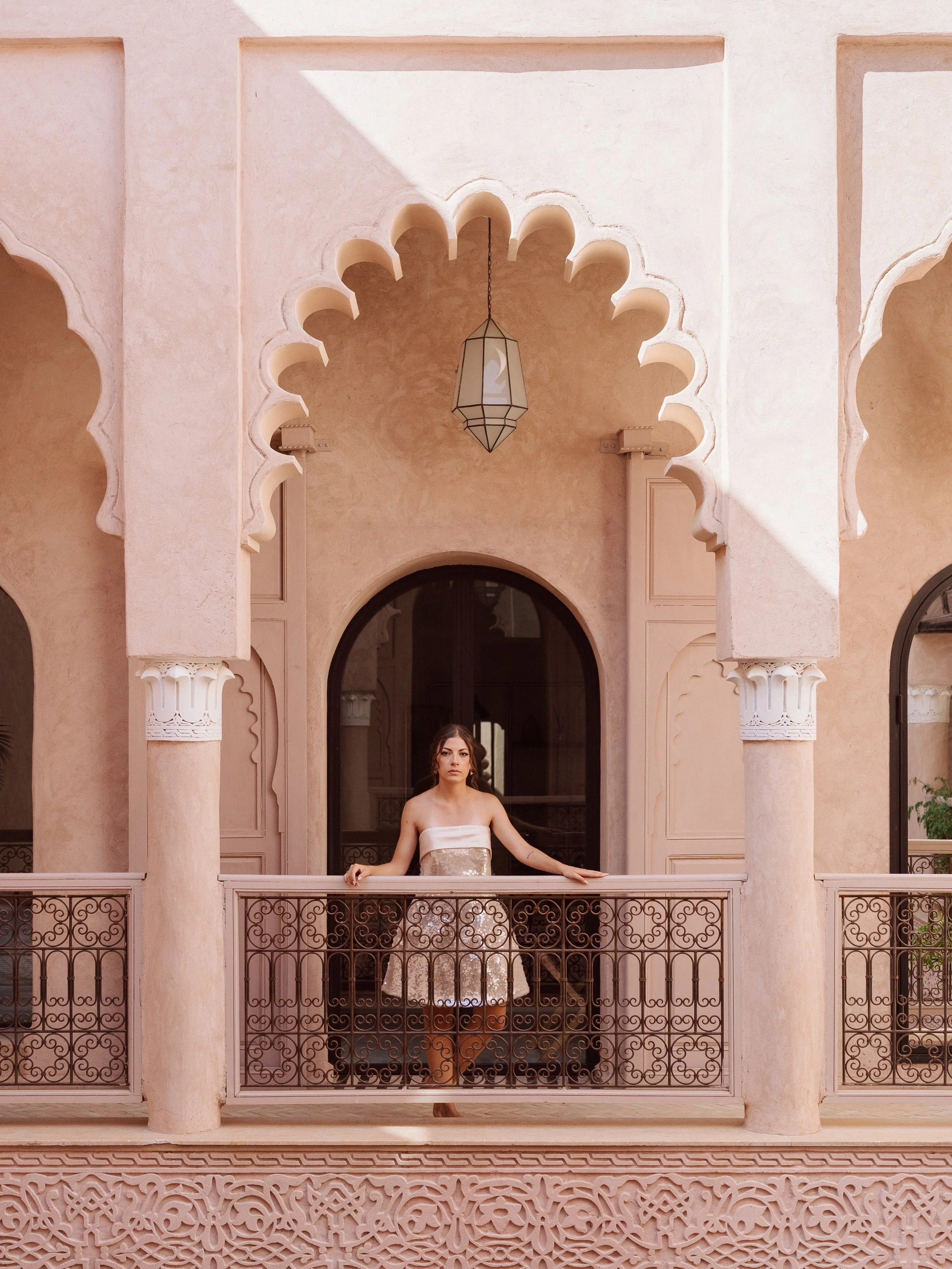 Juliette, Marrakech.
A little sparkle under the Moroccan sun. ✨
_

Juliette, Marrakech. Une touche de paillettes sous le soleil marocain. ✨

Planning @beau_event_  Photography @nonanteemotions.ch 
Venue @riadbeij 
Dress @with.love.boutique.ch @bywatt