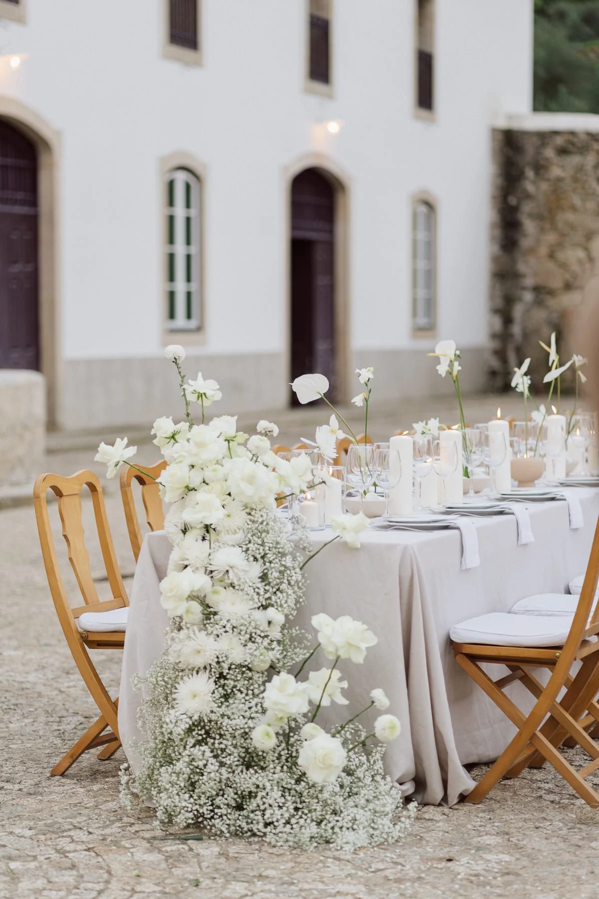 Détail de la décoration florale et de la table de réception à la Quinta do Pinho au Portugal – photo Nonante Emotions.