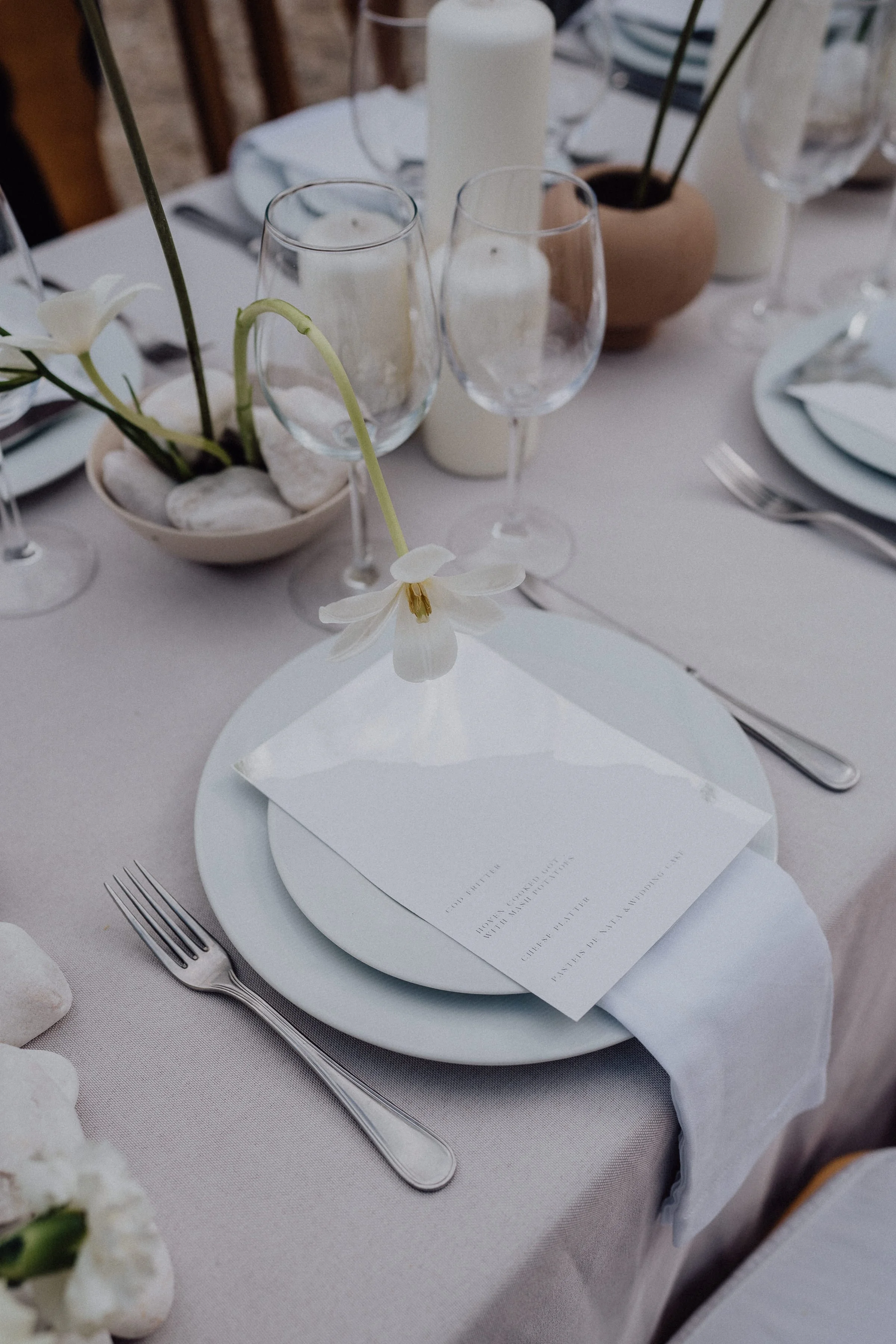 table-wedding-porto-white-nonanteemotions.ch.jpg