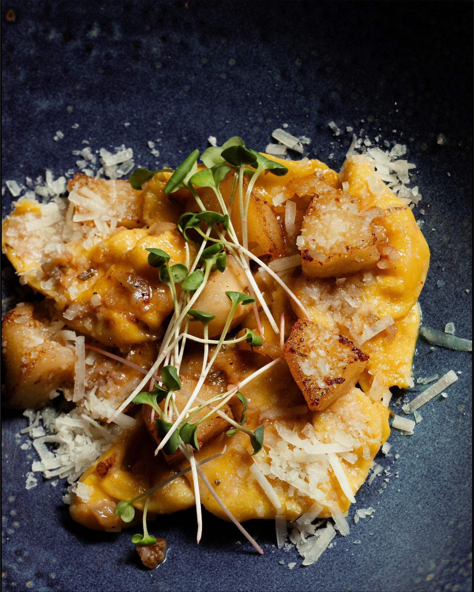 Tortellini rellenos de auyama, con mantequilla, pera agridulce, nueces y pecorino.

Te recomendamos acompa&ntilde;arlos con una copa de vino blanco.
#BottegaFratelli