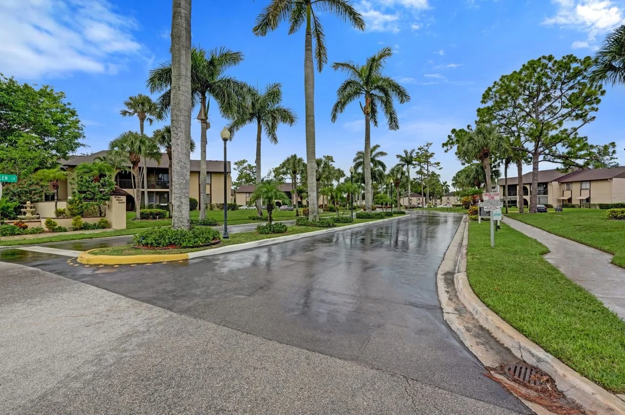 429 Pine Glen Lane #C-2, Greenacres, Fl Condo For Sale in Pine Ridge South Greenacres