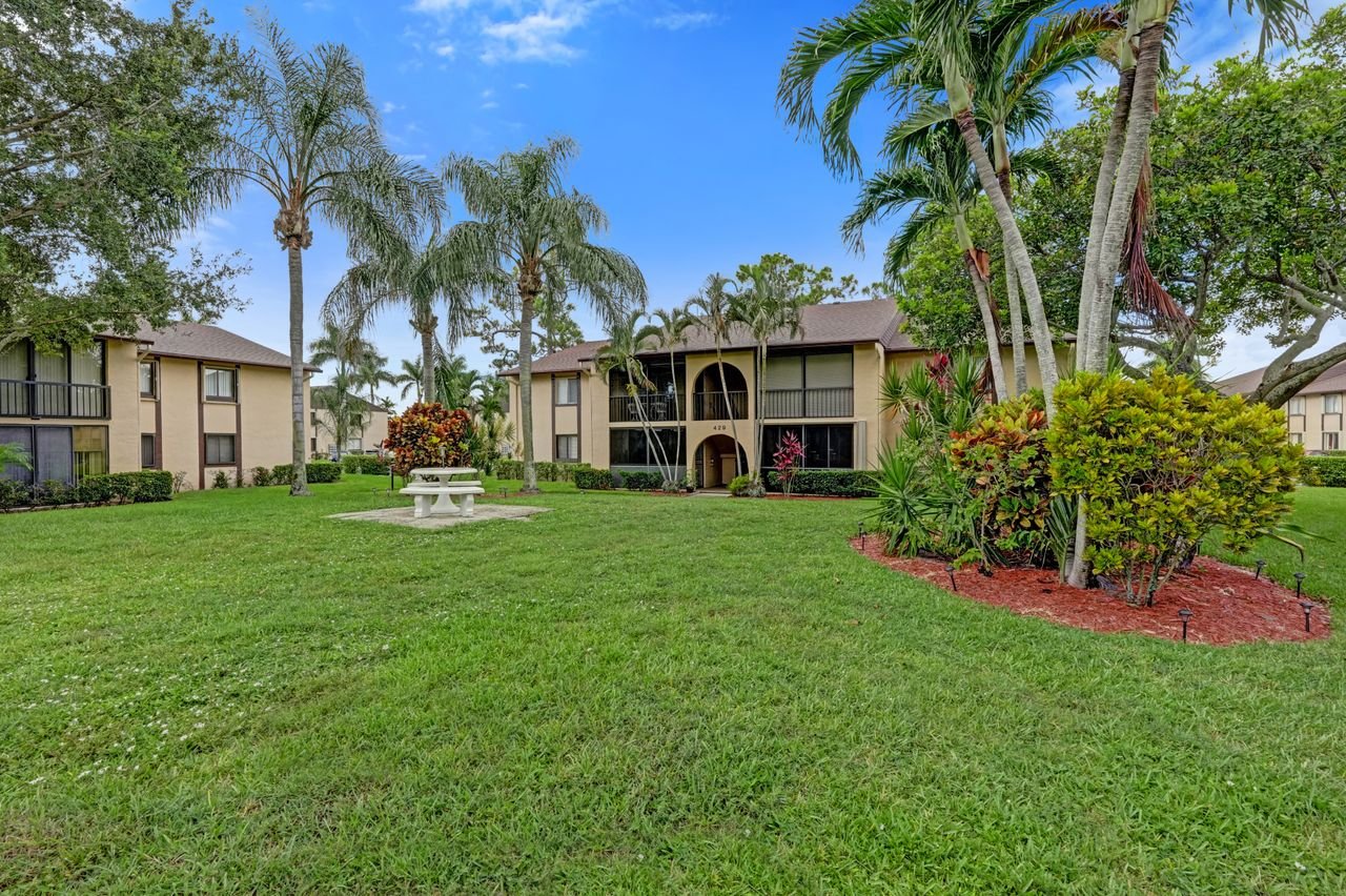429 Pine Glen Lane #C-2, Greenacres, Fl Condo For Sale in Pine Ridge South Greenacres
