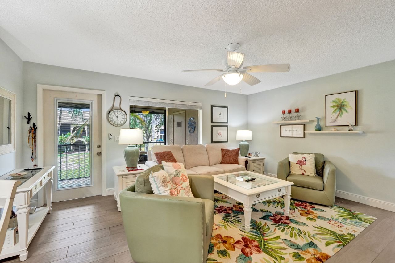 429 Pine Glen Lane #C-2, Greenacres, Fl Condo For Sale in Pine Ridge South Greenacres