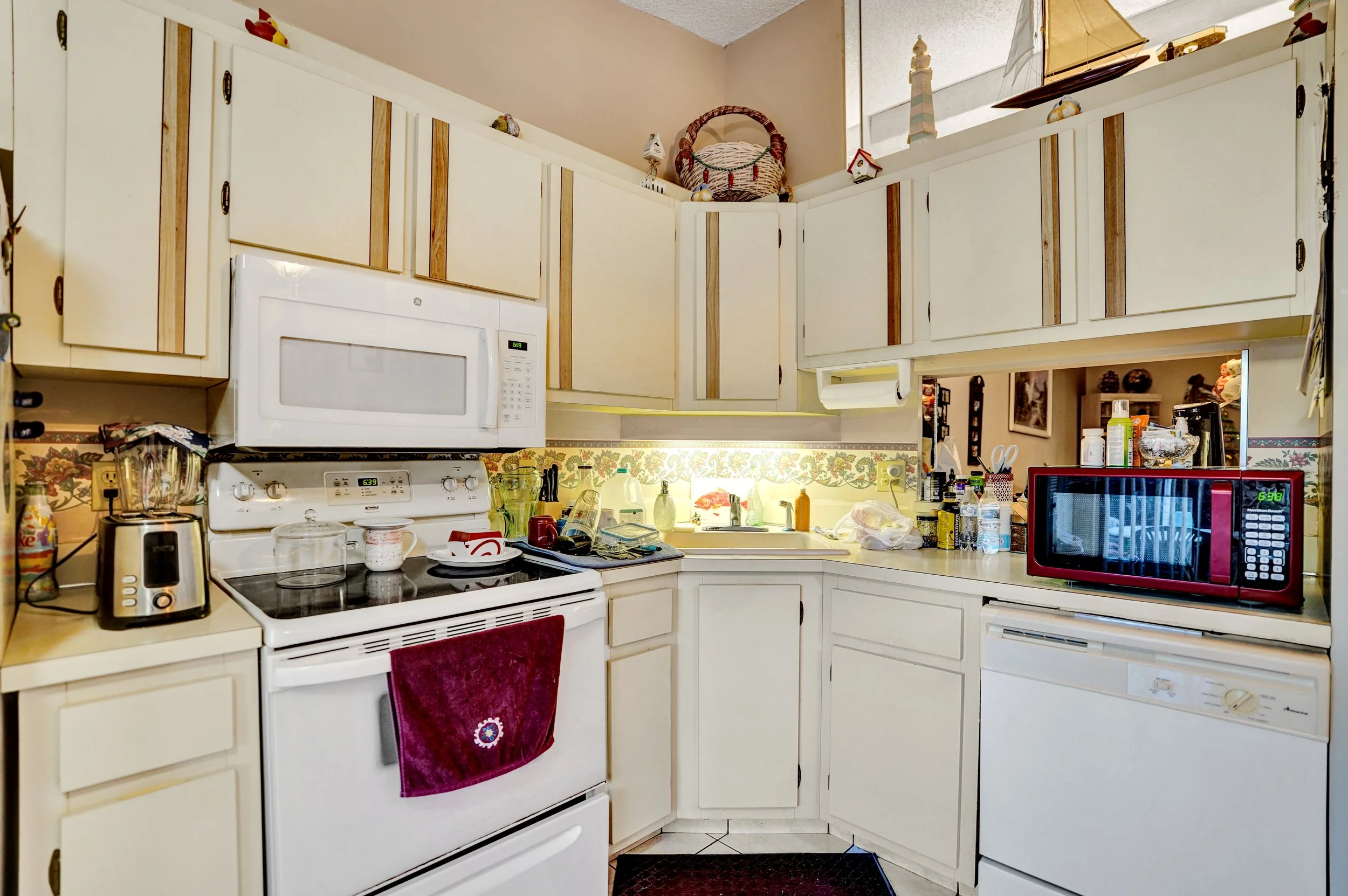 633 Sea Pine Way H, Greenacres Waterfront Villa For Sale | Pine Ridge Community