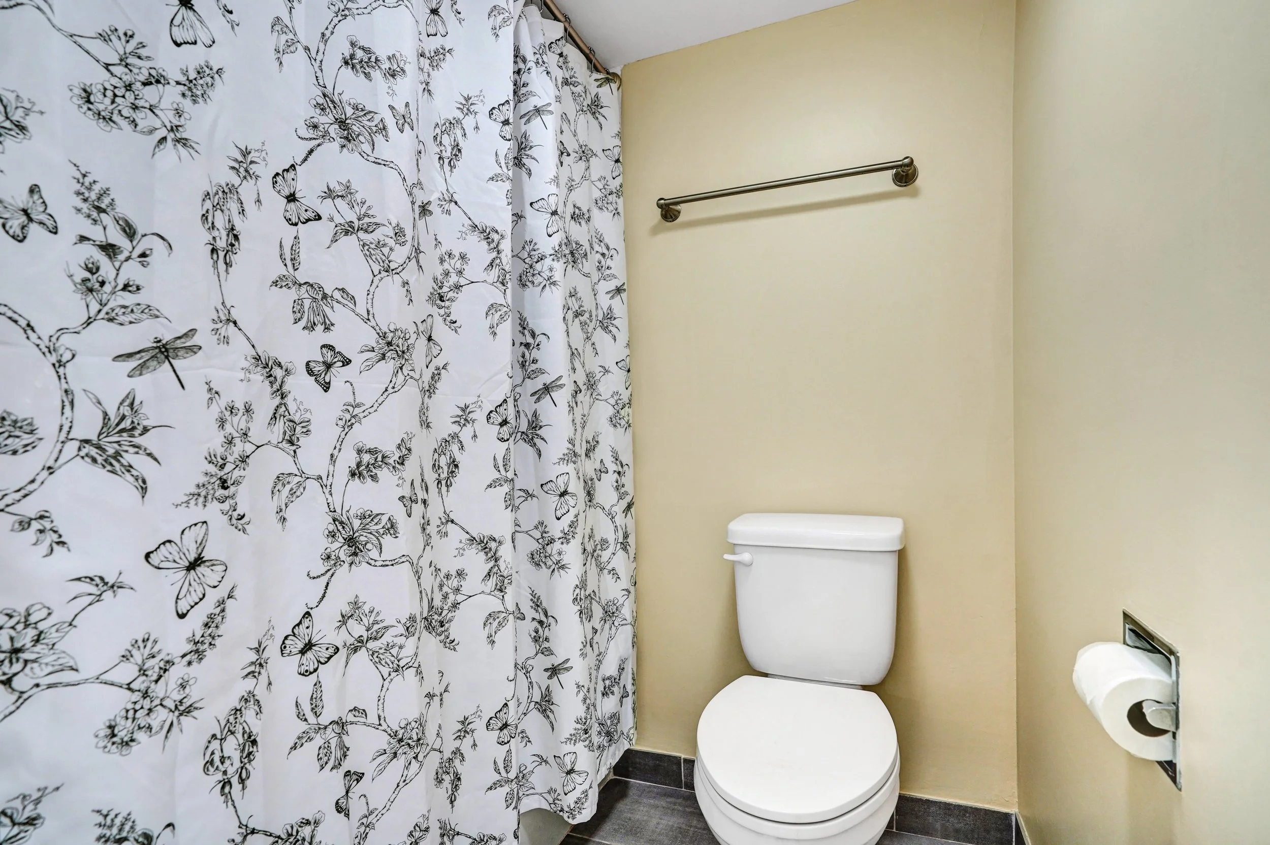 3590 S Ocean Boulevard 809, South Palm Beach, FL 33480 Waterfront Condo For Sale at Mayfair House Palm Beach