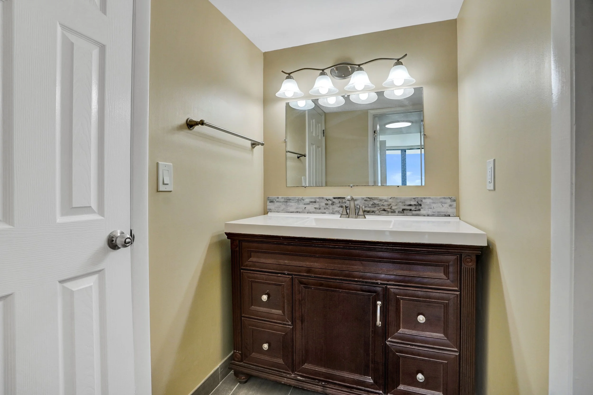 3590 S Ocean Boulevard 809, South Palm Beach, FL 33480 Waterfront Condo For Sale at Mayfair House Palm Beach