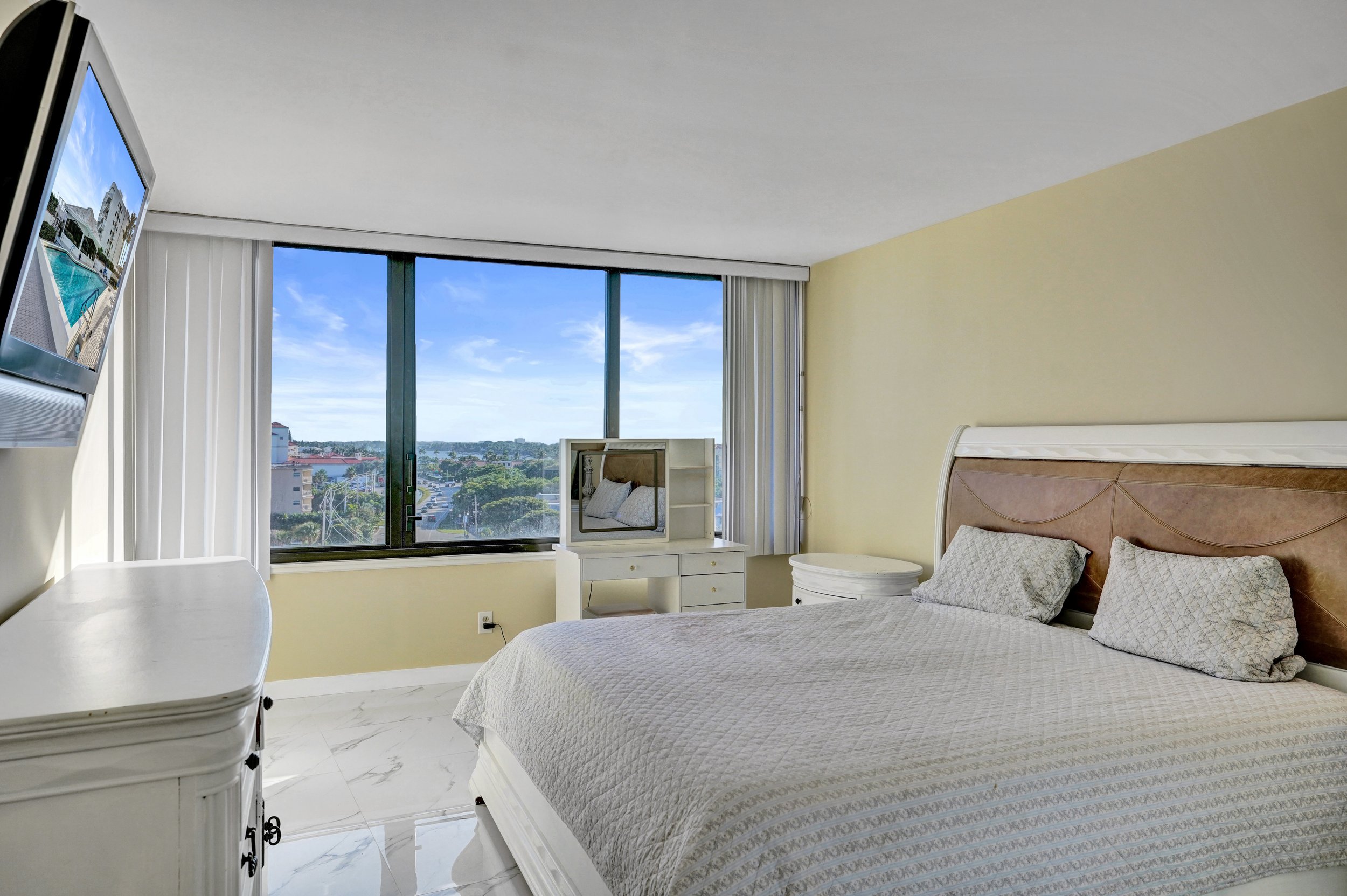 3590 S Ocean Boulevard 809, South Palm Beach, FL 33480 Waterfront Condo For Sale at Mayfair House Palm Beach