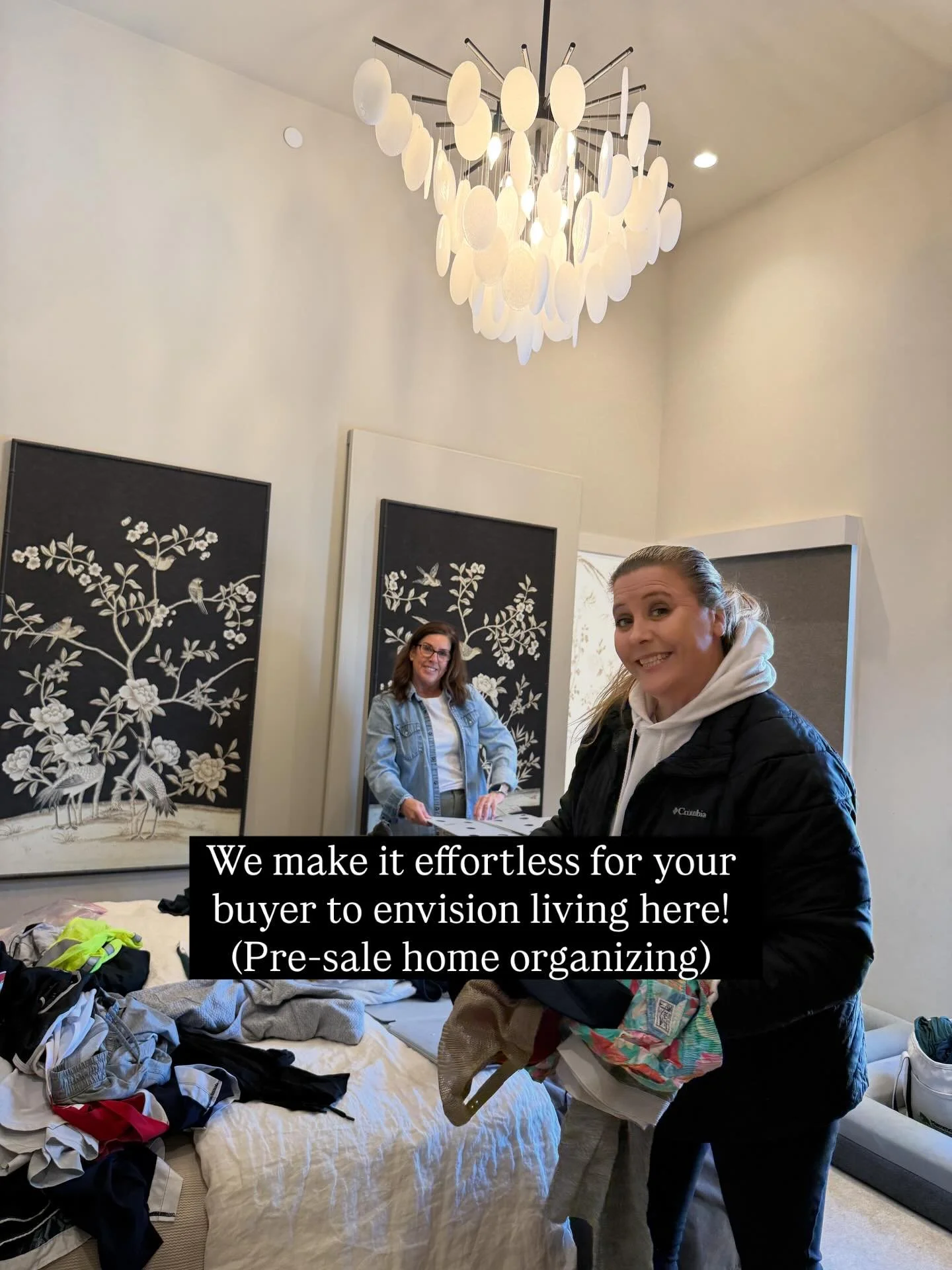 This lovely couple is getting ready to sell their home by making sure everything is perfectly organized. We helped by simplifying, staging, and tidying their drawers to make a great impression for anyone who looks inside. Plus, this will make packing