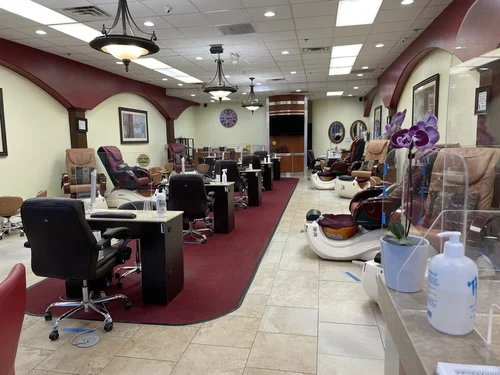 Q T Nails & Spa, business photo 3
