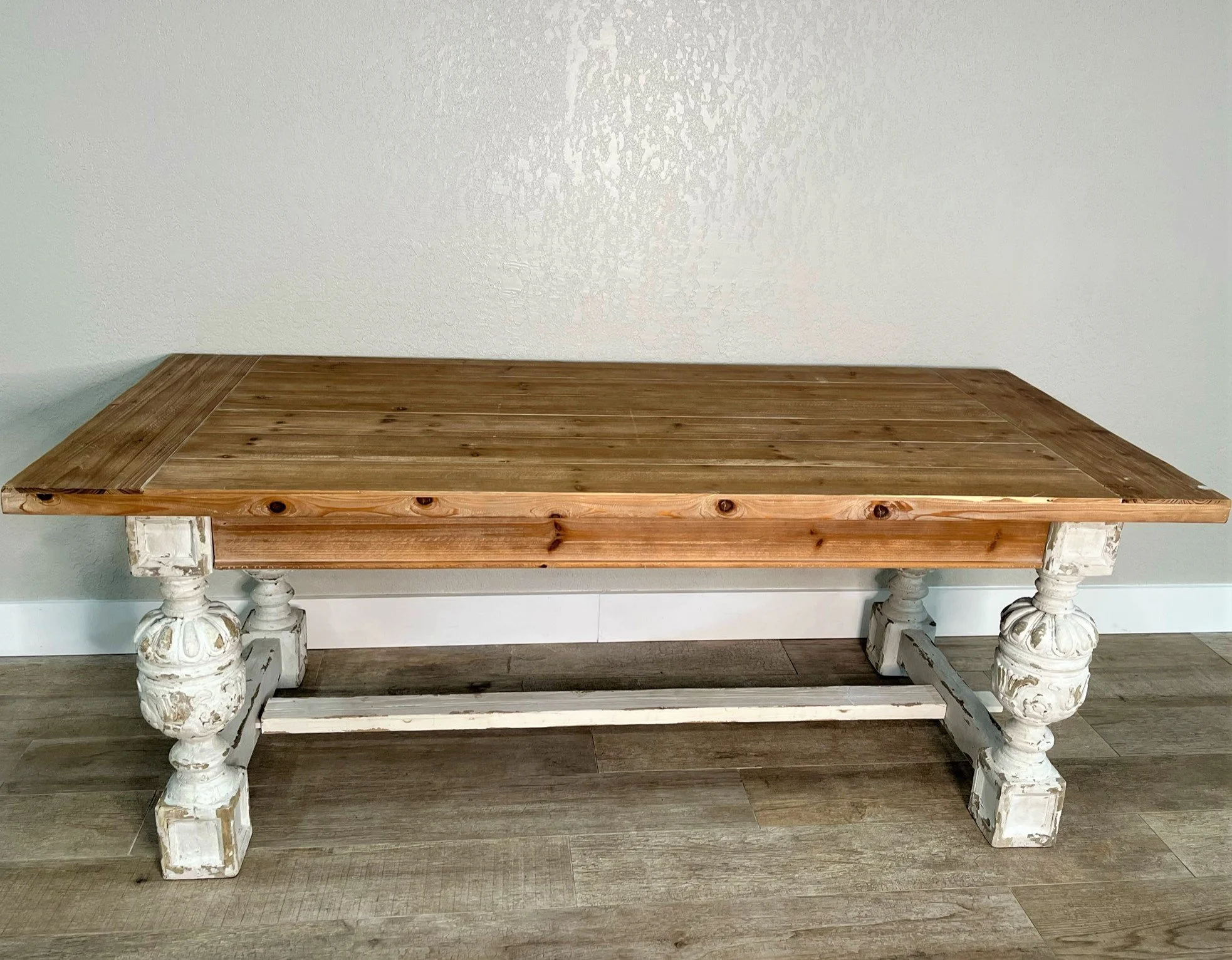 Alcott Table with Ornate Legs
$100

