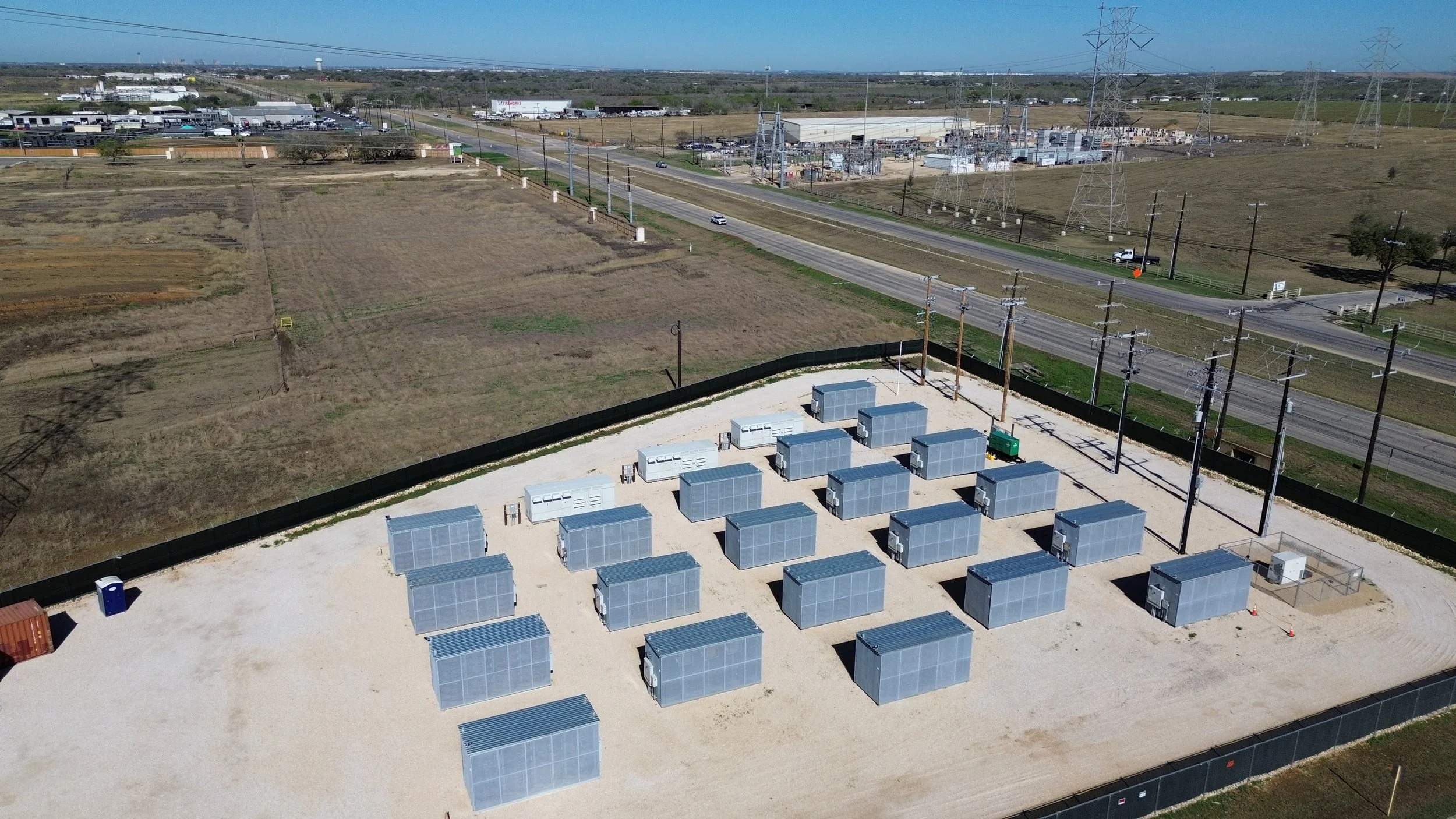 Image of a B2U energized energy storage site perfect for a modular data center location.