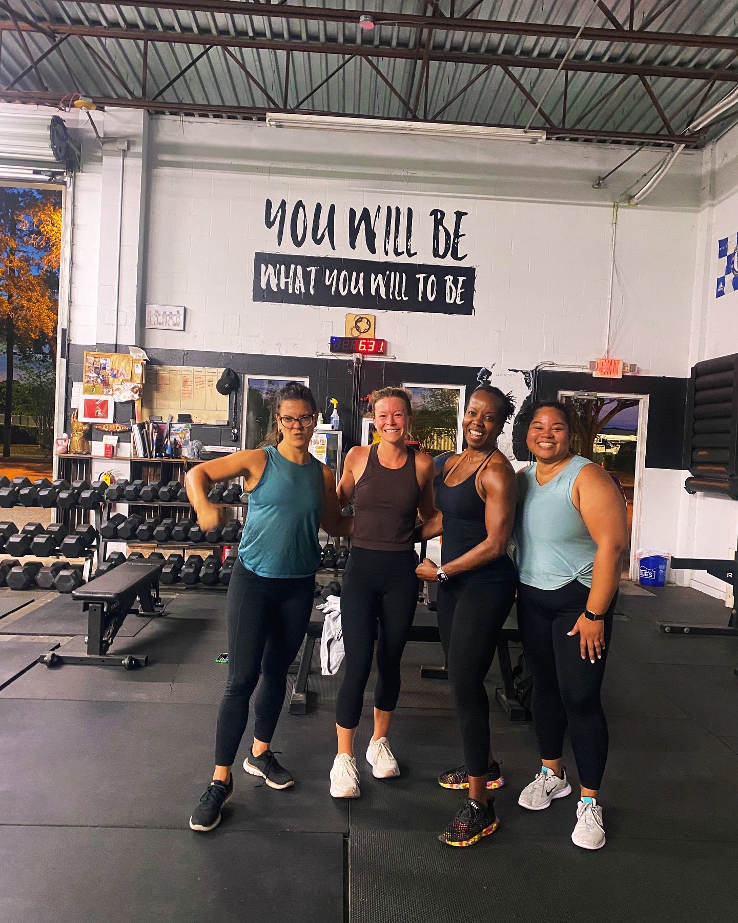 💪🏾☀️💪🏾☀️💪🏾☀️
.
.
.
Club530, back at it again !!
.
.
.
#Club530 #WeStrongStpete #poweredbyShe #poweredbyWe #weAreStrong #stpetersburgflorida #strongwomen #dtsp #passagrillebeach #strength #tuesday #workoutmotivation #motivation