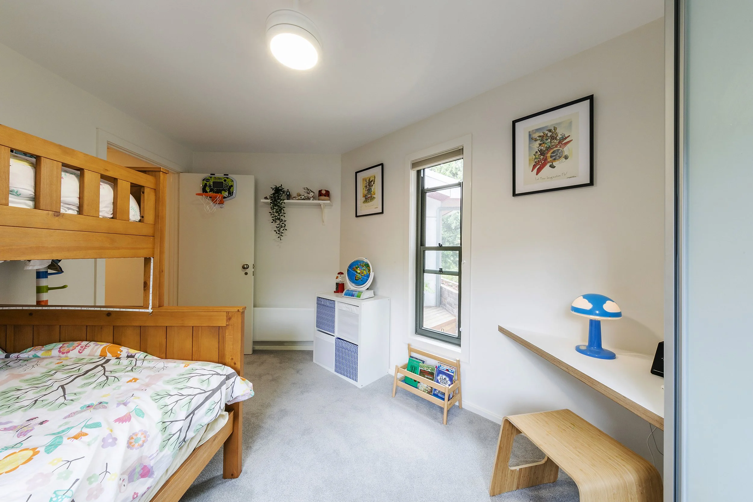 15_Scissor House_Bedroom.jpg