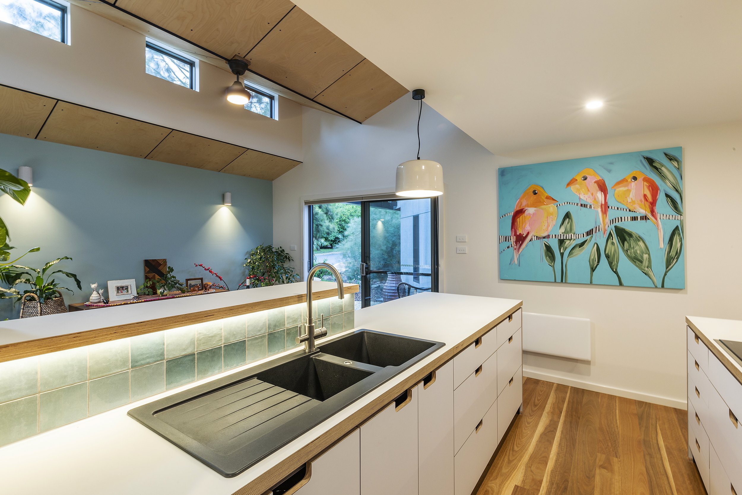 09_Scissor House_Kitchen 2.jpg