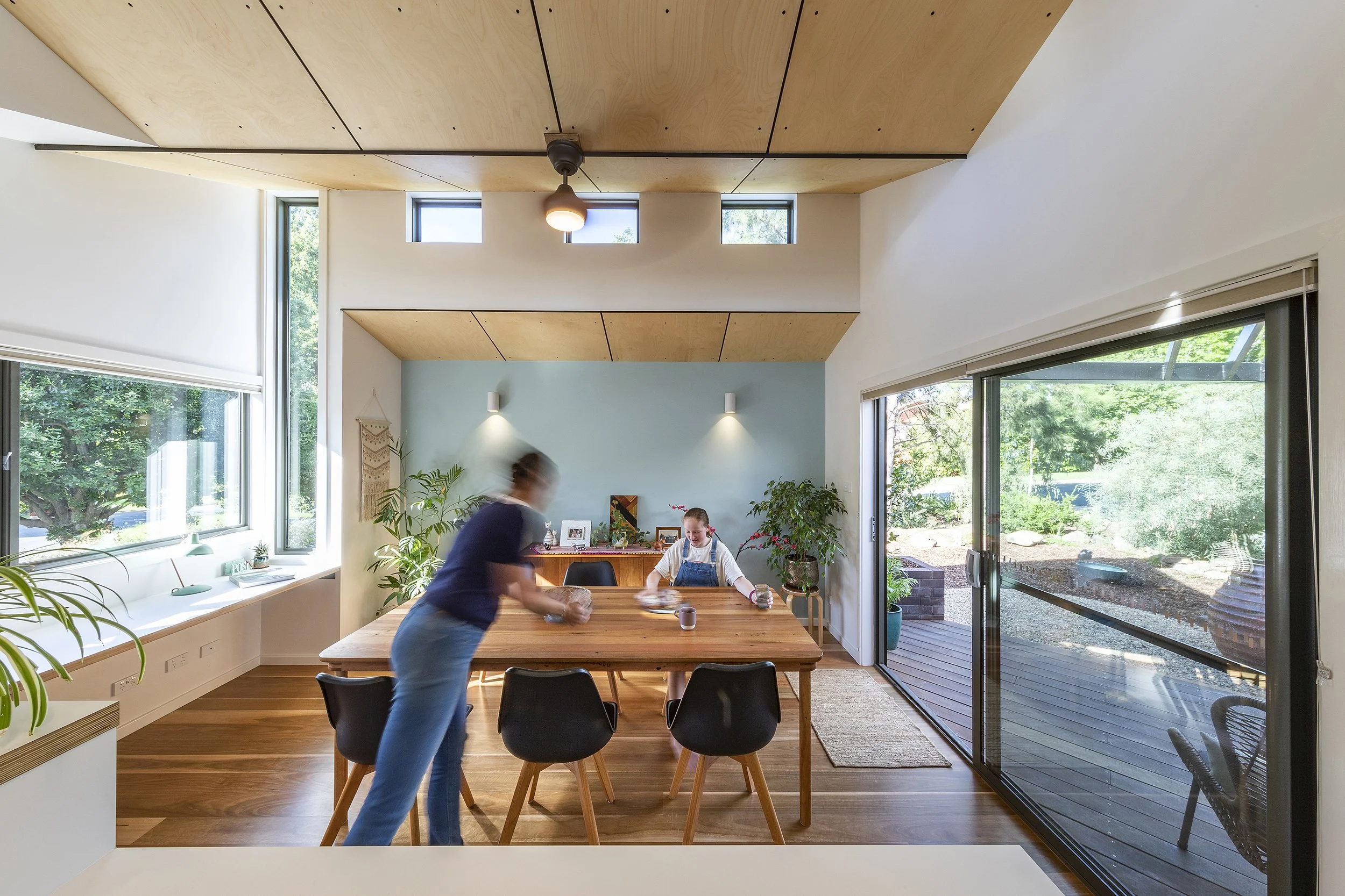 06_Scissor House_Dining 1.jpg