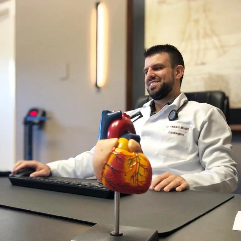 O Dr. Vinicius Musial &eacute; m&eacute;dico especializado em Cardiologia pelo Hospital Cardiol&oacute;gico Costantini, refer&ecirc;ncia brasileira em tratamento e procedimentos cardiol&oacute;gicos.