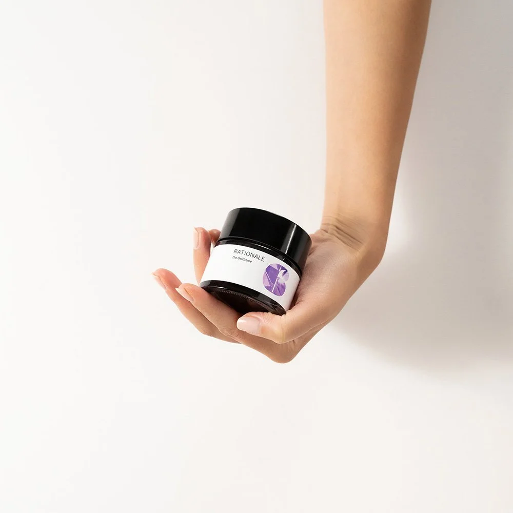 6-GELCREME InHand.jpg