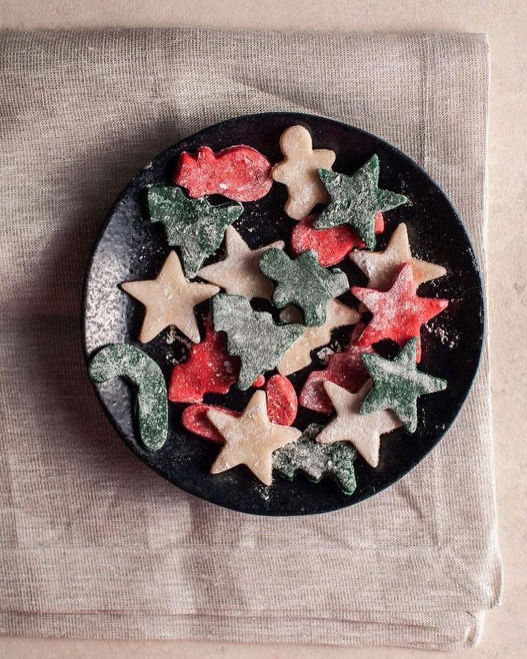 CHRISTMAS mood board // because our festive collection is dropping THIS week 🎄🎁🧑🏼&zwj;🎄
-
-
-
#christmas #christmasmood #fesyive #festivegifting #festivecollection #droppingsoon #🔥 #🎄