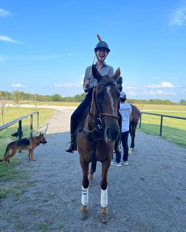 @hannahklinedinst and her first steps in polo 😄⁣
⁣
#poloexperience #lakeshore #lakeshorepolo #lakeshorepoloacademy #pololife #poloponies #thisispolo #poloday #poloclub #polotimes