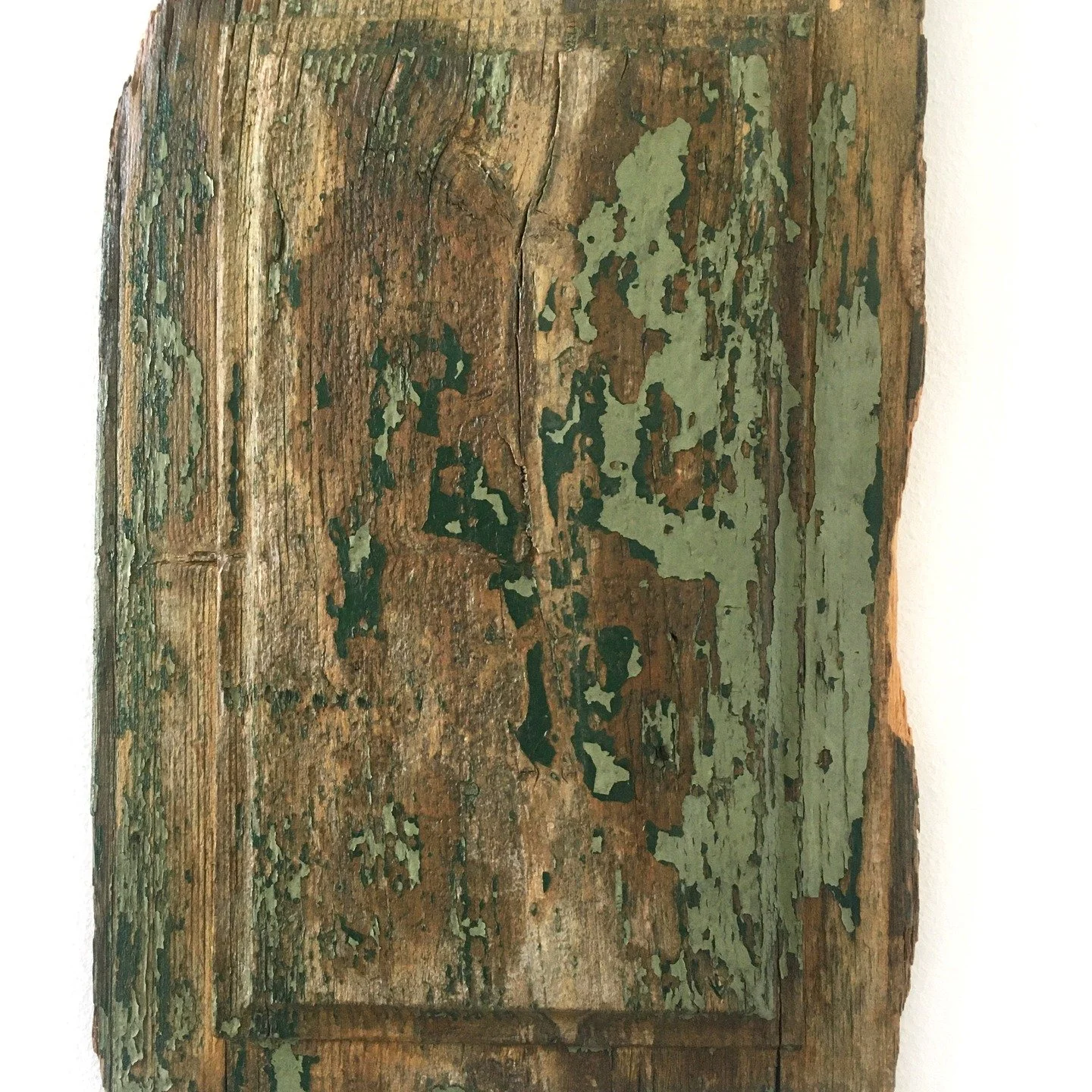 Do You Remember? 
2025 
acrylic varnish on upcycled wood

Exhibition at Veszkijarat Gallery at Nepsziget

#visualartist #votindora #hungarianartist #votindo #acrylicartwork #k&eacute;pzőműv&eacute;sz #budapesthungary #mixedmedia #upcycledplank #mixed