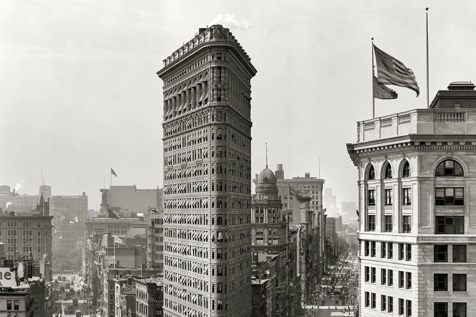 Passive Cooling Revisited: Window Awnings as a Climate Strategy for Historic Buildings