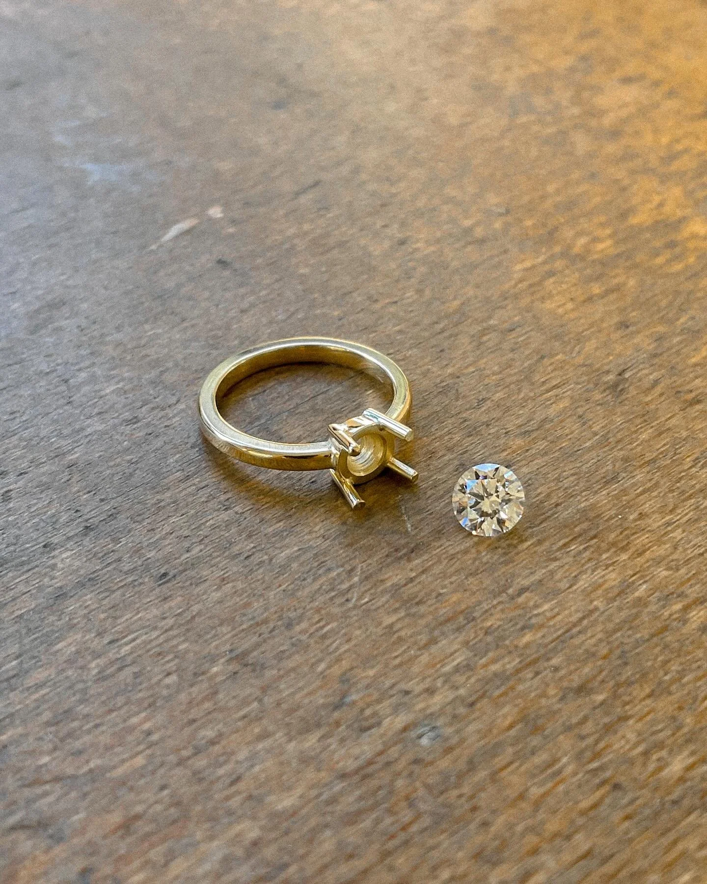 Ready for setting 💍

Handcrafted in 18k recycled yellow gold featuring a 6mm responsible, lab grown diamond. 

An ethical piece to wear for a lifetime &amp; more.