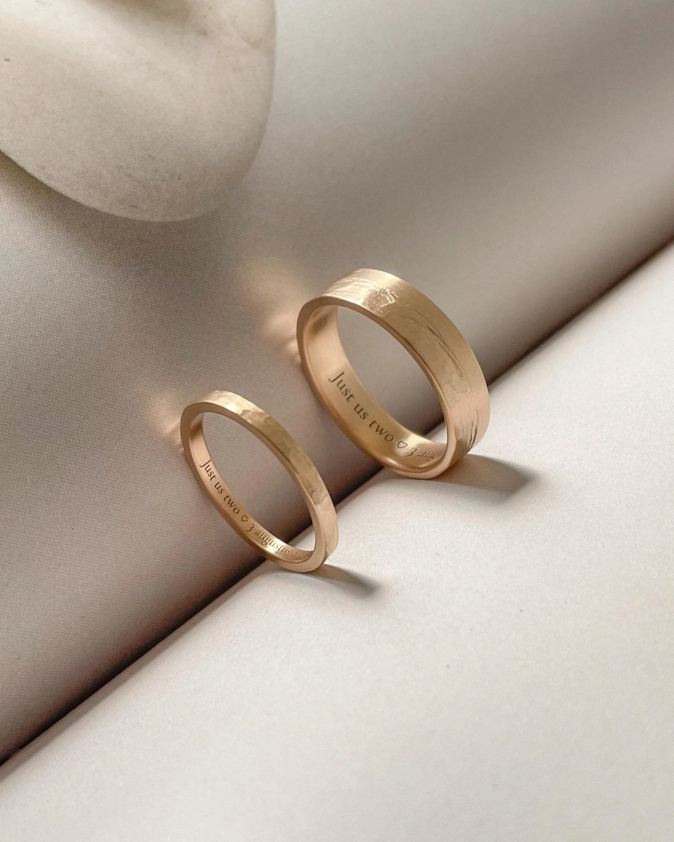 Just us two. 🕊️ 

💍 Handcrafted structured wedding bands in 18k recycled ros&eacute; gold.

www.devree.studio
