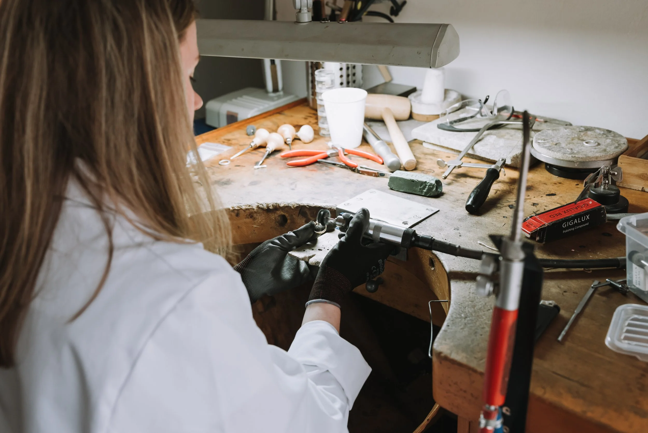 Goldsmith in Antwerp: De Vree’s workshop, where handmade wedding bands, engagement rings, and jewelry are crafted