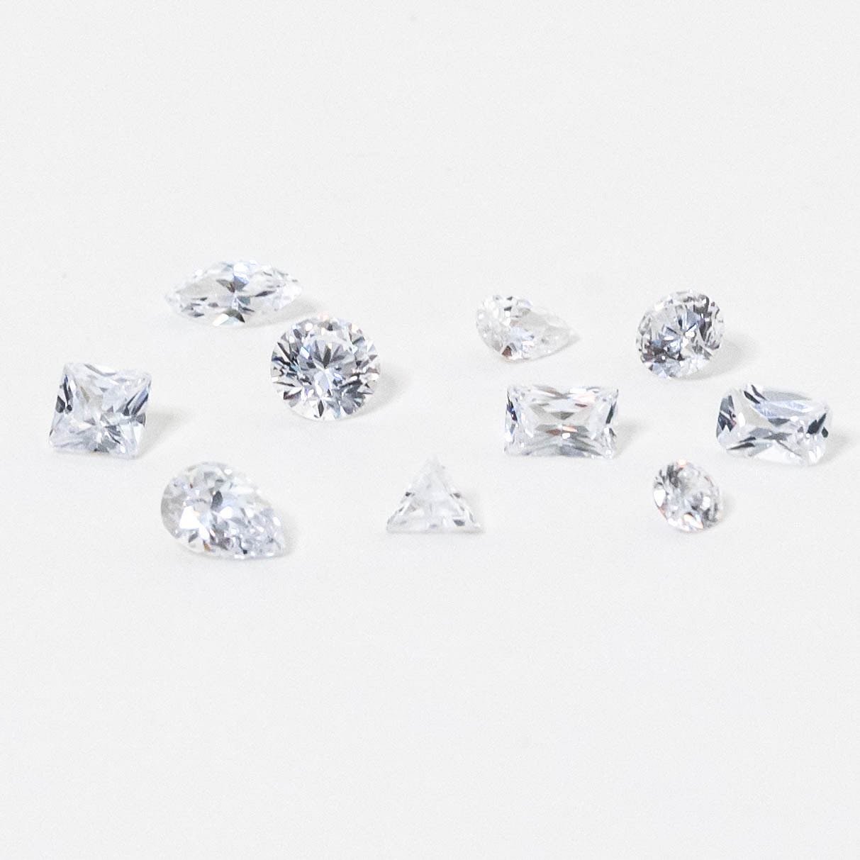 Various types of lab-grown diamonds for use in engagement rings or wedding bands in Antwerp