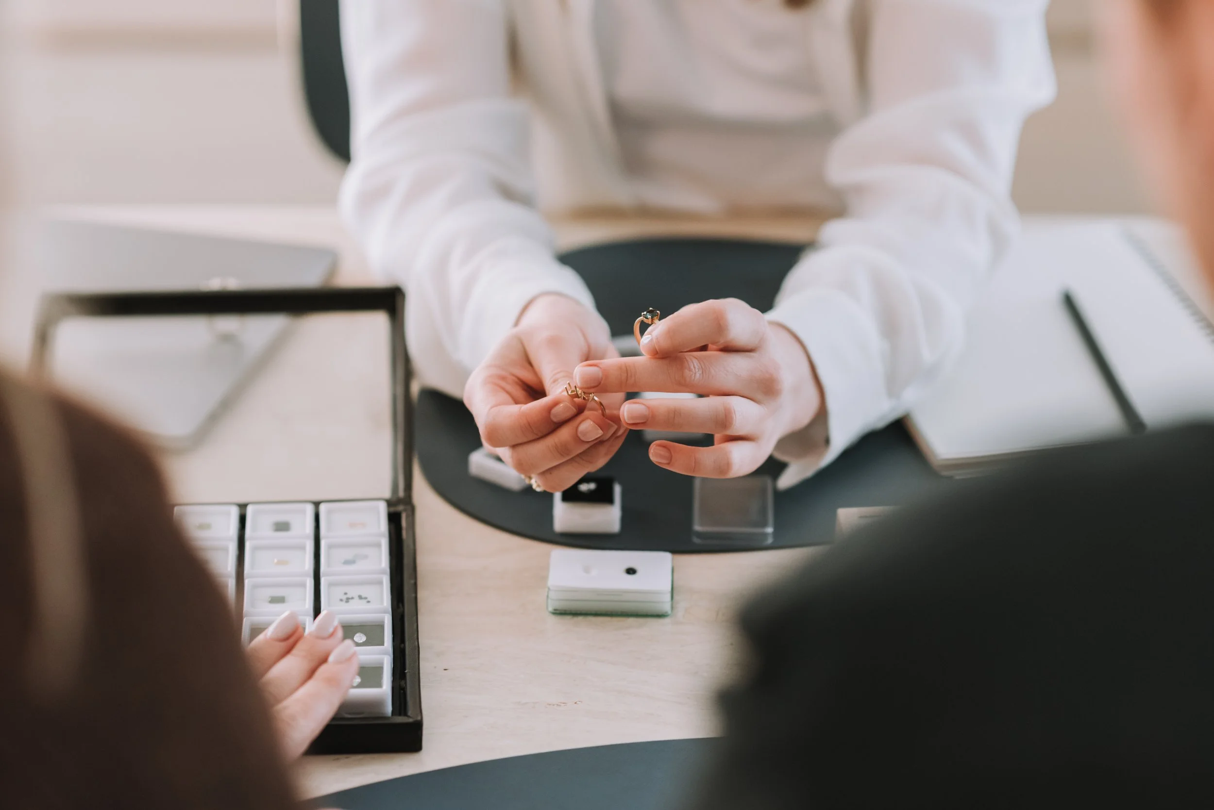 Anneleen De Vree, the designer and goldsmith of De Vree shows the handmade engagement rings in Antwerp and provides additional explanation