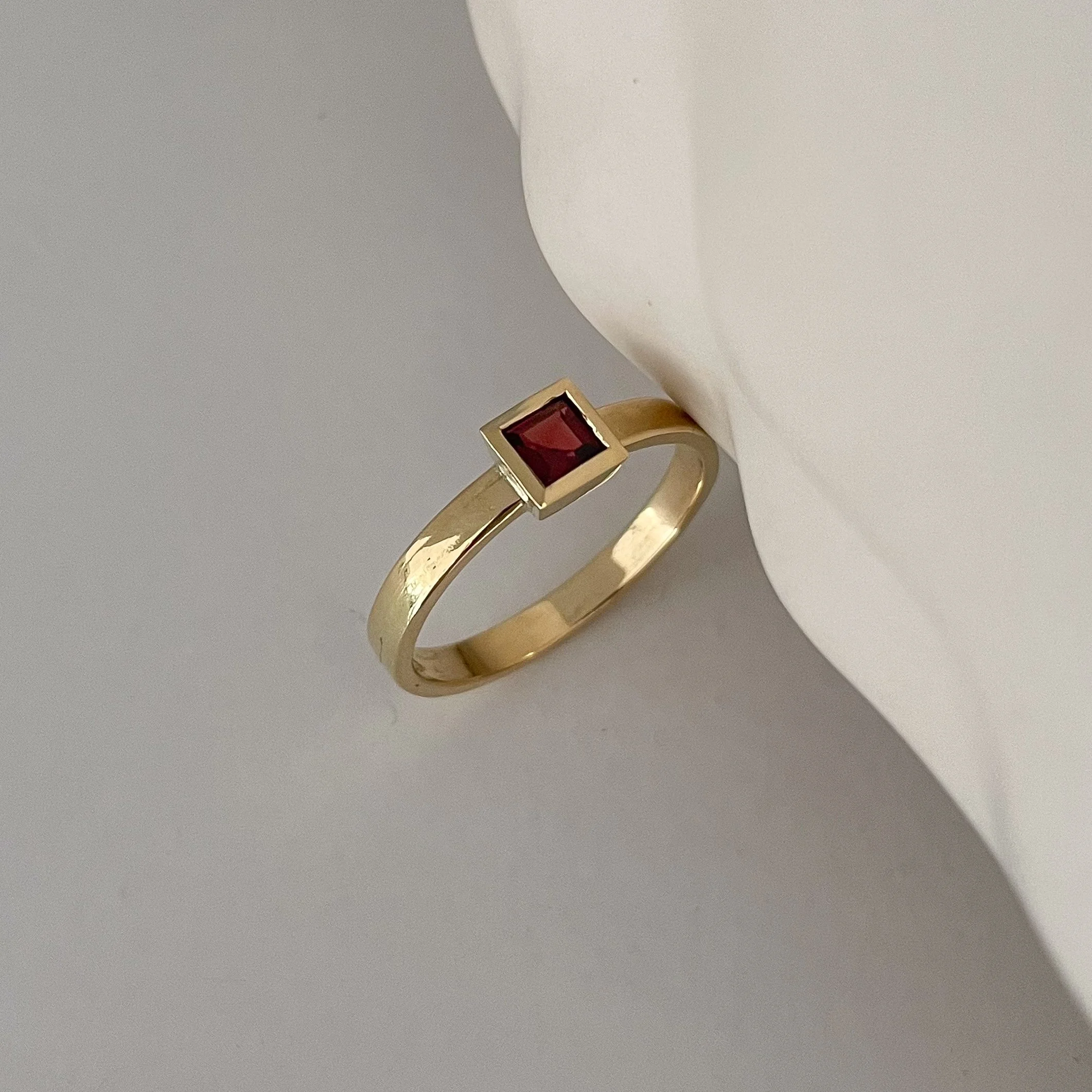 Square engagement ring handmade in Antwerp