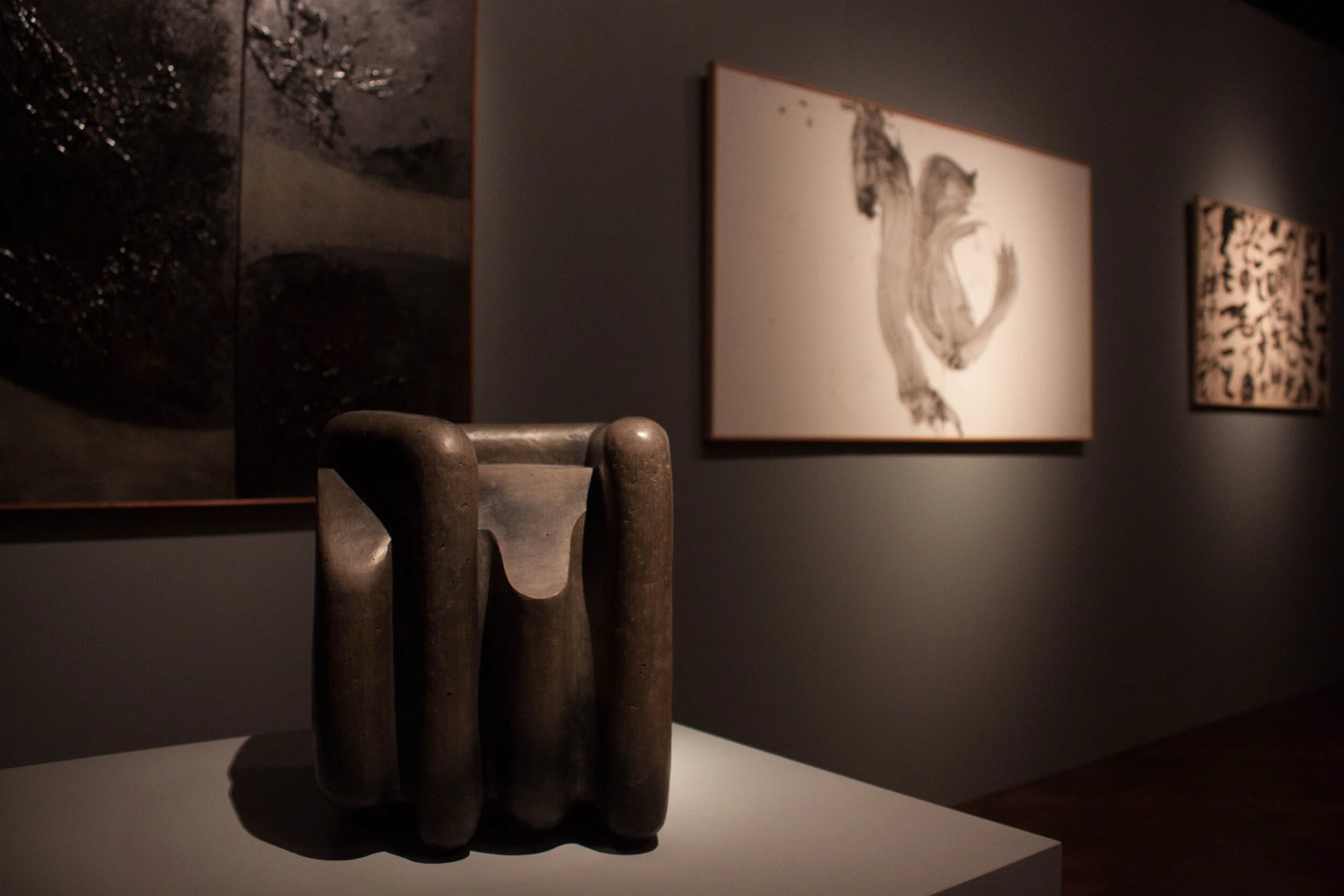 japanese-art-dealer-association-asia-week---exhibit-lighting_39997743555_o.jpg