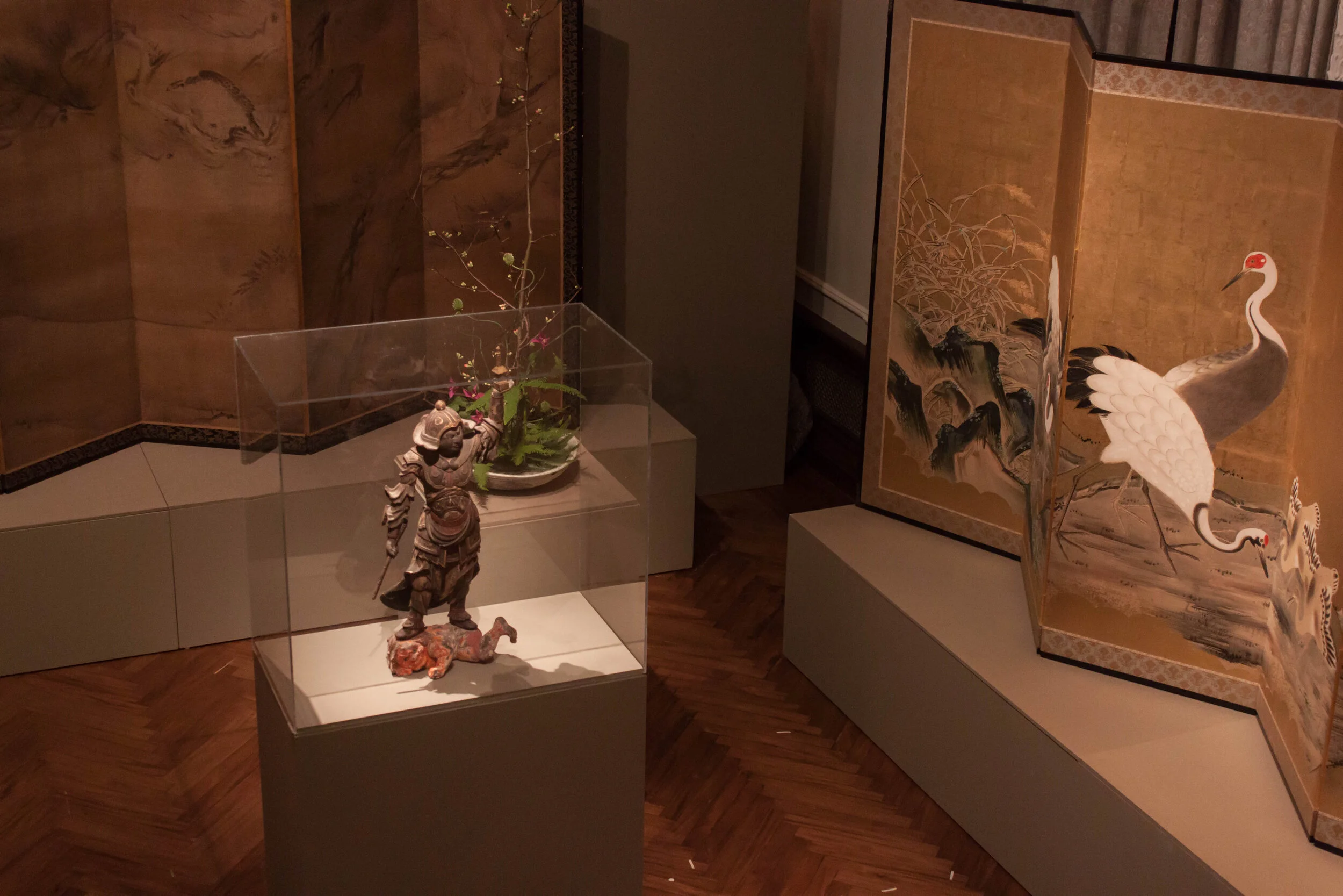 japanese-art-dealer-association-asia-week---exhibit-lighting_40183661224_o.jpg