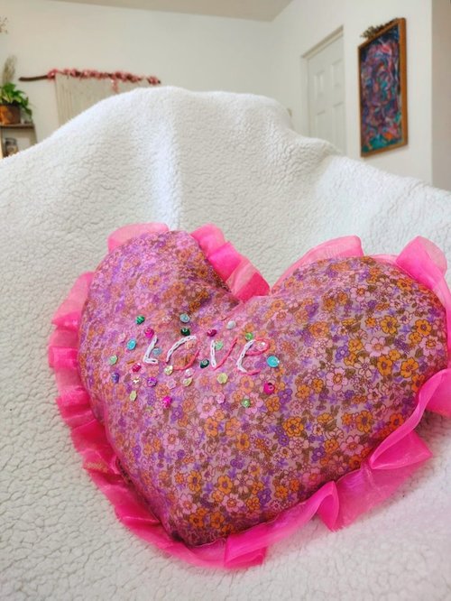 How to Sew a Heart Shape Pillow with Ruffles — Live Colorful