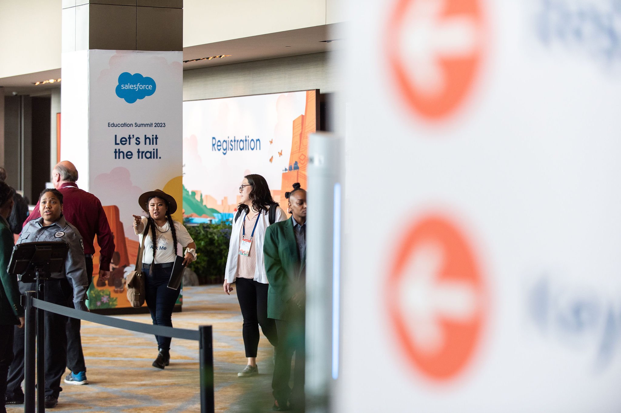 Salesforce_EDUSummit23_HallwaysSignage_11_123649_5276.jpg