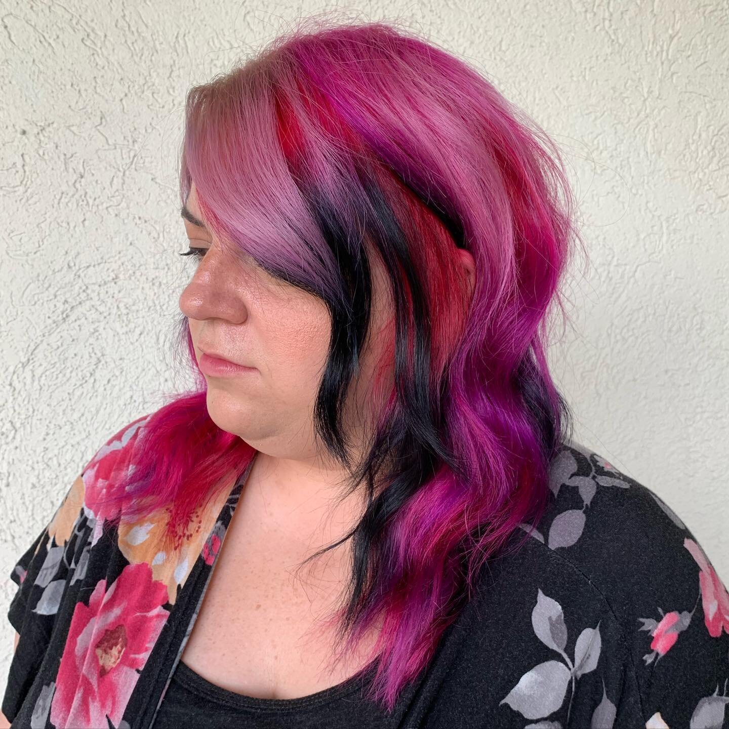 THIS. @pulpriothair 
.
.
This is the most creative I have ever felt when doing hair. I pre sectioned the hair and decided the color placement as I went! So much fun! Thank you @chriiscoffee for trusting me!
.
.
@solasalons @solanewjersey @pulpriothai
