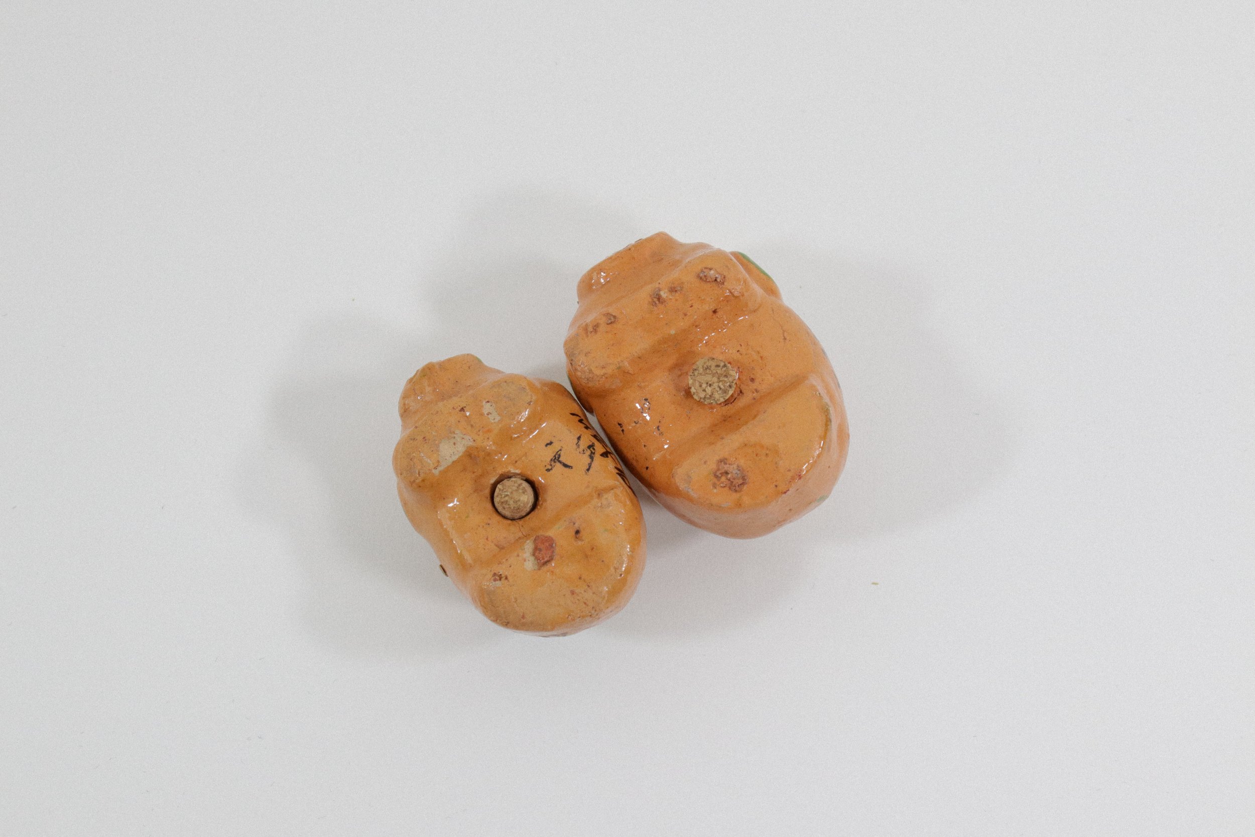Set (2) of handpainted ceramic pig salt and pepper shakers. Made in Mexico.