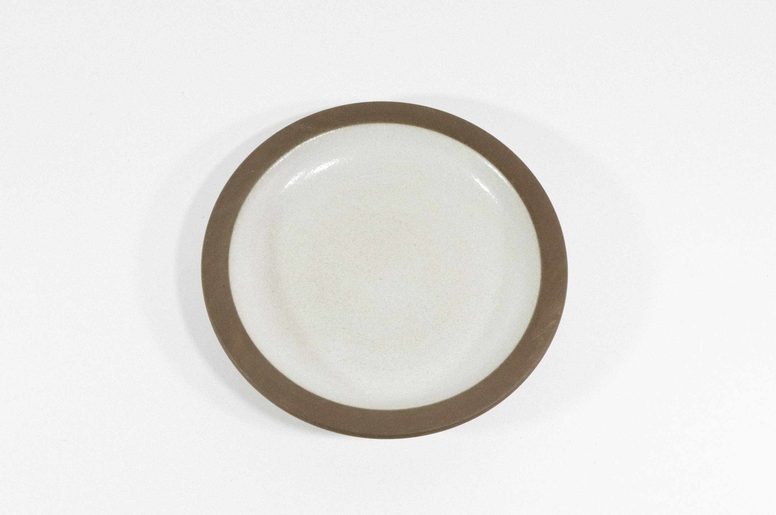 Set (4) of vintage 1960s Heath Ceramics Rim Line bread and butter plates.
