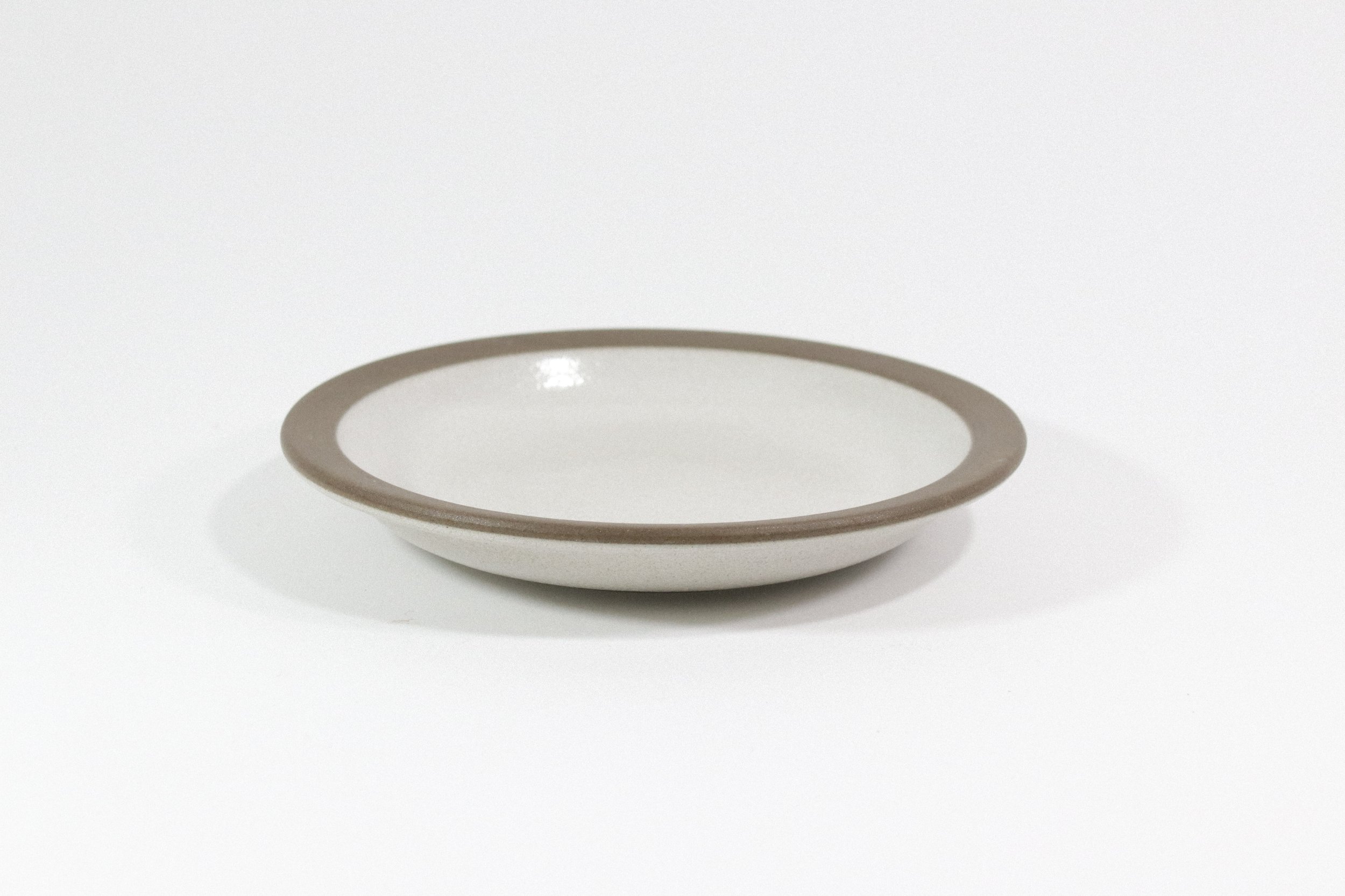 Set (4) of vintage 1960s Heath Ceramics Rim Line bread and butter plates.