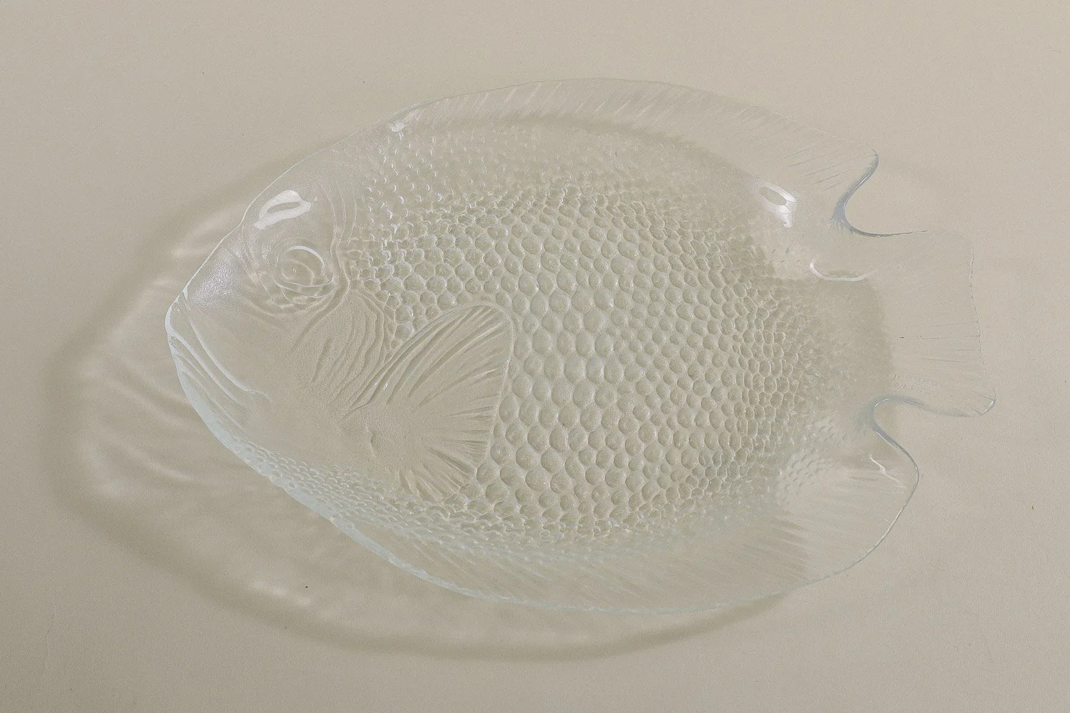 Vintage set (4) of Arcoroc France clear glass fish plates.