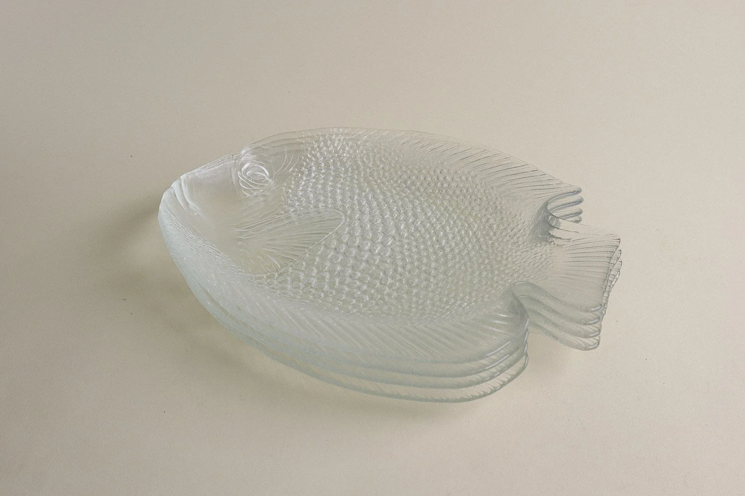 Vintage set (4) of Arcoroc France clear glass fish plates.