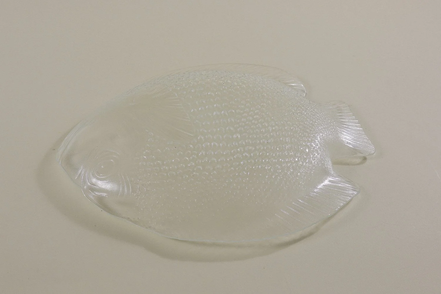 Vintage set (4) of Arcoroc France clear glass fish plates.