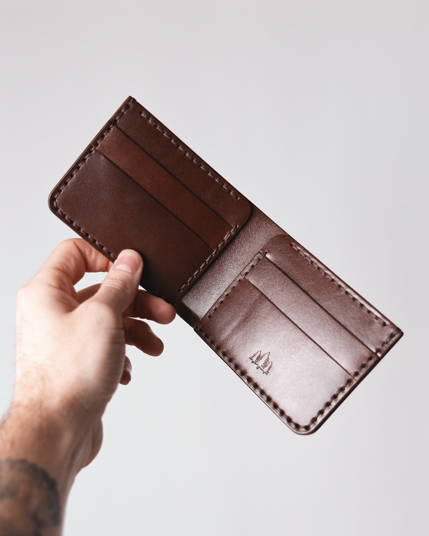Hamilton in a smooth dark brown ☕️
&bull;
briarwoodleather.com