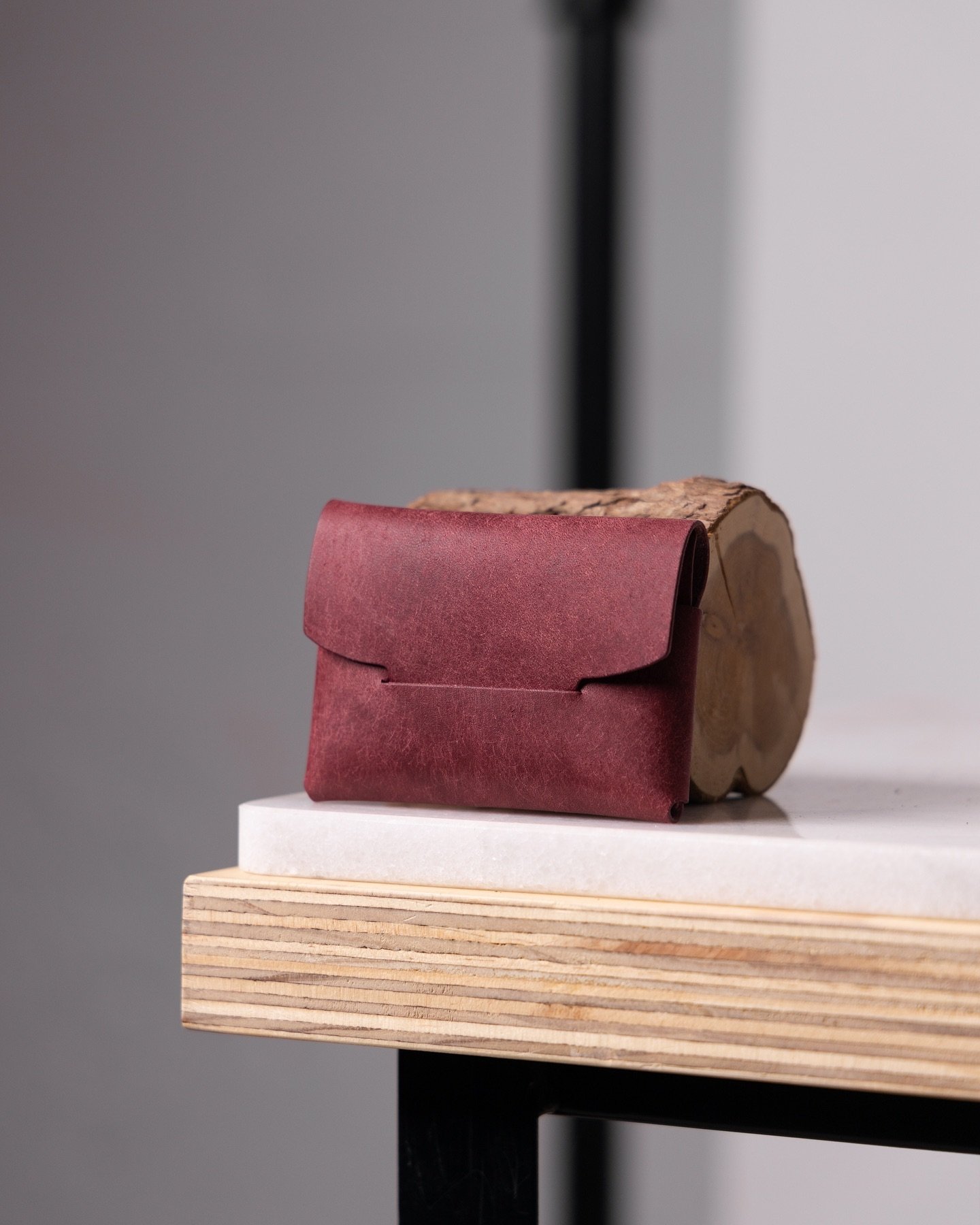 Owen in a few limited color ways now available on the site 👌🏻
&bull;
briarwoodleather.com