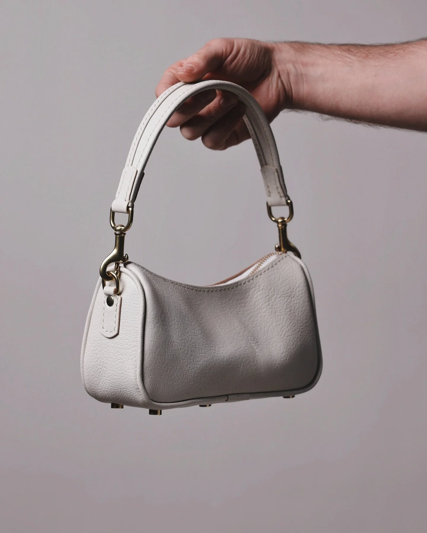 Wedding day bag for a special bride 🖤 
&bull;
briarwoodleather.com