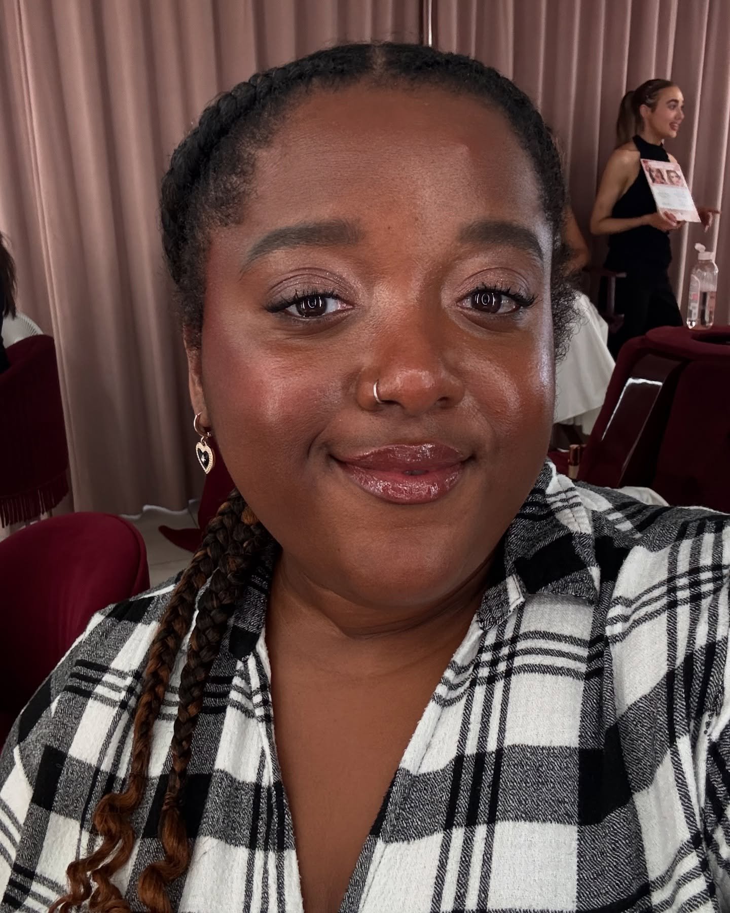 Feeling bonita in a full face of @charlottetilbury @bridalbeautyicons 💁🏾&zwj;♀️💕