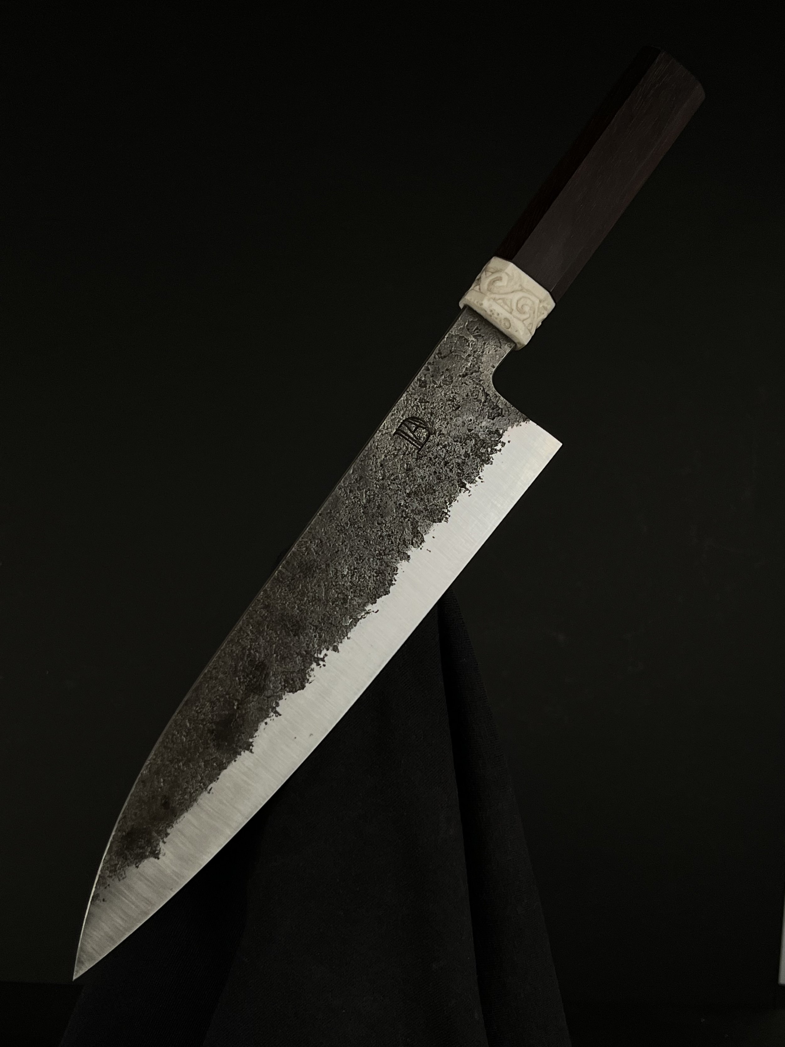 205mm Gyuto, Elforyn Carving